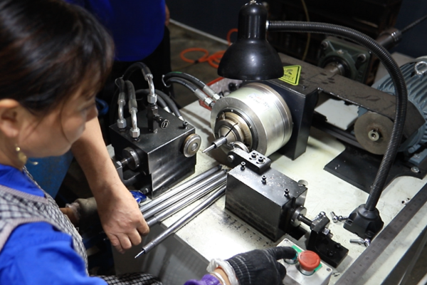 Gas spring sealing groove video.MP4